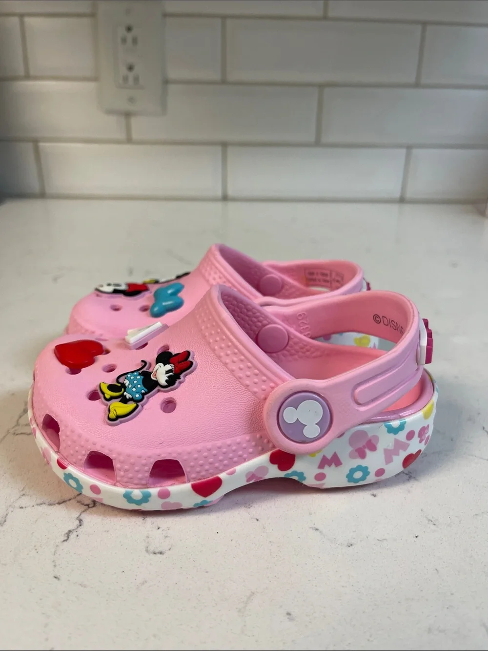 Crocs Kids' x Disney Minnie Mouse Classic Clogs Size 6 Style # 210894 - Picture 13 of 17
